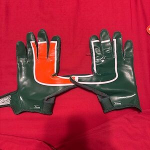 UM gloves size Xl